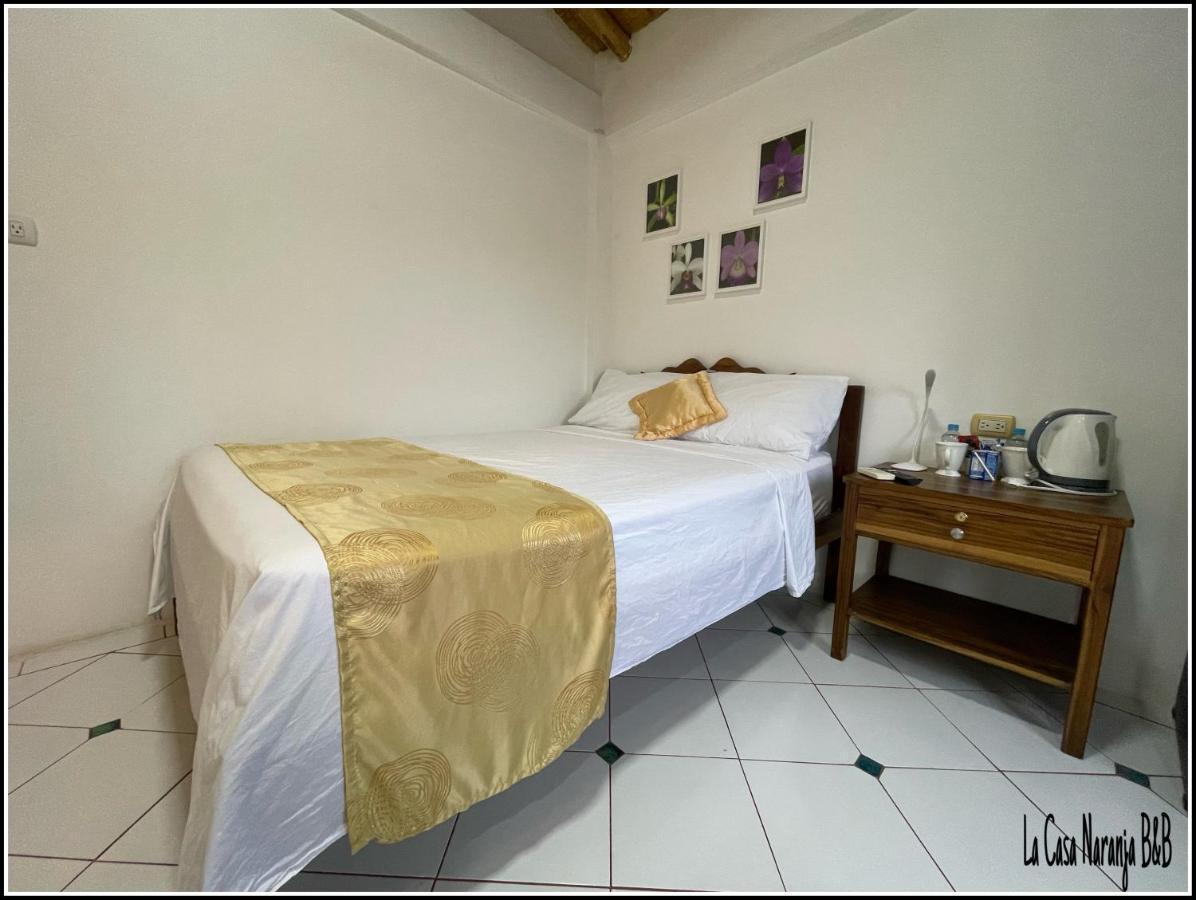 La Casa Naranja Bed And Breakfast Olon Exterior photo
